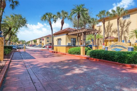 Condo in Miami, Florida, 2 bedrooms  № 1692772 - photo 15