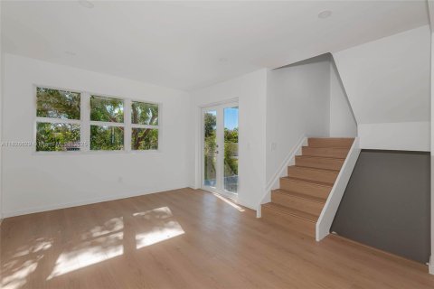 Townhouse in Fort Lauderdale, Florida 3 bedrooms, 169.27 sq.m. № 1940785 - photo 15