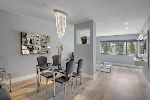 Condo in Lake Worth, Florida, 1 bedroom № 2262362 - photo 5