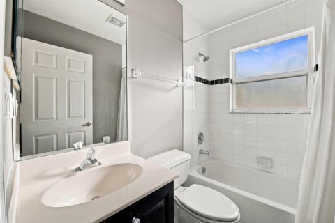 Villa ou maison à vendre à Boynton Beach, Floride: 3 chambres, 162.58 m2 № 2415676 - photo 11