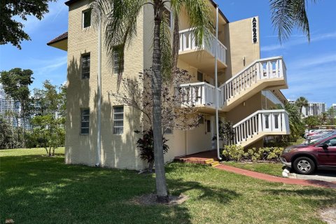 Copropriété à vendre à Aventura, Floride: 2 chambres, 89.19 m2 № 1867228 - photo 17