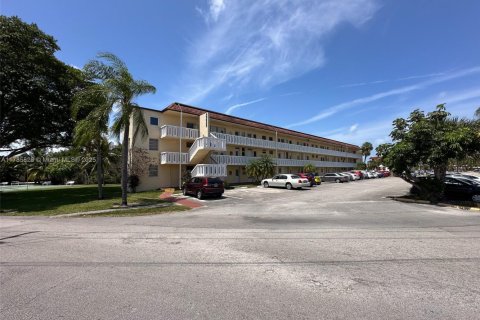 Copropriété à vendre à Aventura, Floride: 2 chambres, 89.19 m2 № 1867228 - photo 20