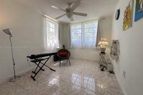 Copropriété à vendre à Aventura, Floride: 2 chambres, 89.19 m2 № 1867228 - photo 10