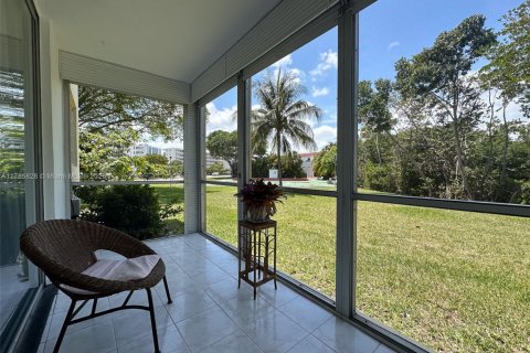 Copropriété à vendre à Aventura, Floride: 2 chambres, 89.19 m2 № 1867228 - photo 9