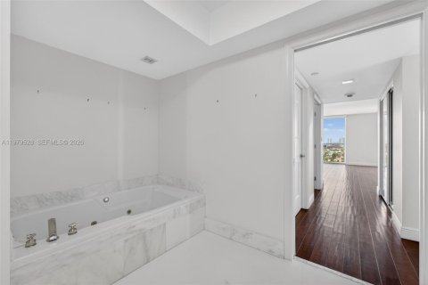 Купить кондоминиум в Авентура, Флорида 2 спальни, 169.08м2, № 2043544 - фото 17