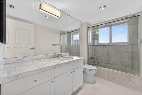 Купить кондоминиум в Авентура, Флорида 2 спальни, 169.08м2, № 2043544 - фото 15