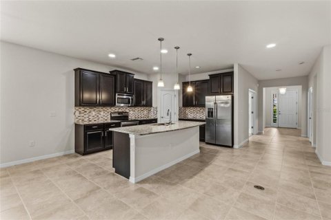 House in Sarasota, Florida 3 bedrooms, 189.06 sq.m. № 2419173 - photo 11