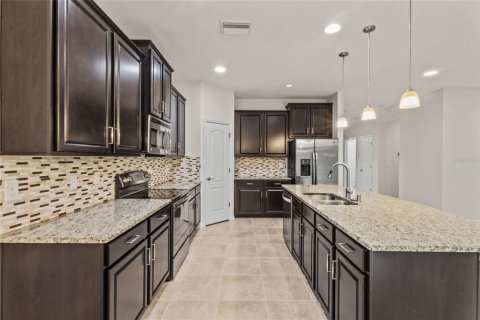 House in Sarasota, Florida 3 bedrooms, 189.06 sq.m. № 2419173 - photo 12