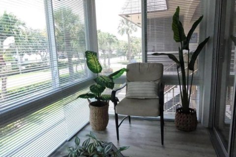 Condo in West Palm Beach, Florida, 1 bedroom  № 2086558 - photo 10