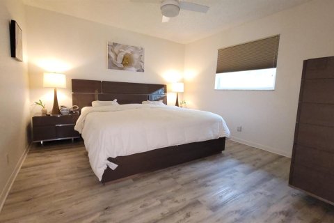 Condo in West Palm Beach, Florida, 1 bedroom  № 2086558 - photo 17
