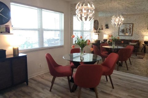 Condo in West Palm Beach, Florida, 1 bedroom  № 2086558 - photo 4