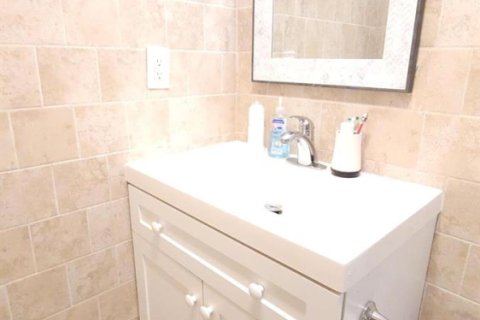 Condo in West Palm Beach, Florida, 1 bedroom  № 2086558 - photo 23