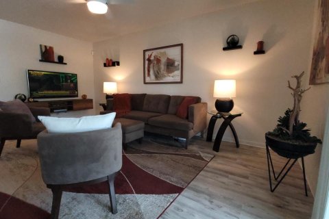 Condo in West Palm Beach, Florida, 1 bedroom  № 2086558 - photo 6