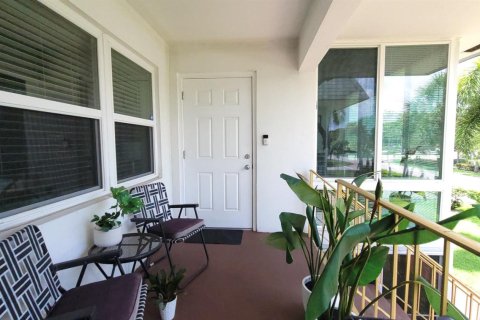 Condo in West Palm Beach, Florida, 1 bedroom  № 2086558 - photo 27