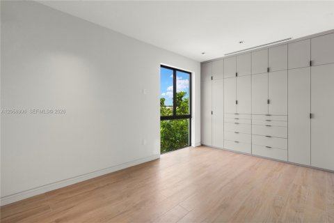 Commercial property in Miami, Florida 517.65 sq.m. № 2244169 - photo 24