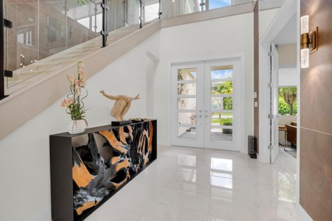 House in Boca Raton, Florida 4 bedrooms, 344.02 sq.m. № 2181950 - photo 9
