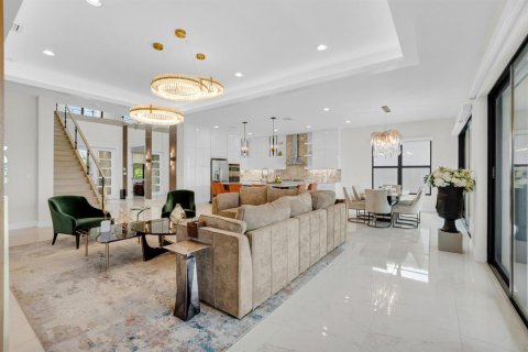 House in Boca Raton, Florida 4 bedrooms, 344.02 sq.m. № 2181950 - photo 19