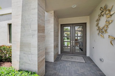 House in Boca Raton, Florida 4 bedrooms, 344.02 sq.m. № 2181950 - photo 7