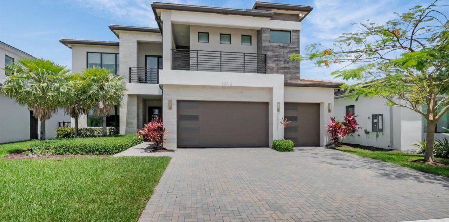 House in Boca Raton, Florida 4 bedrooms, 344.02 sq.m. № 2181950