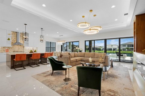 House in Boca Raton, Florida 4 bedrooms, 344.02 sq.m. № 2181950 - photo 15