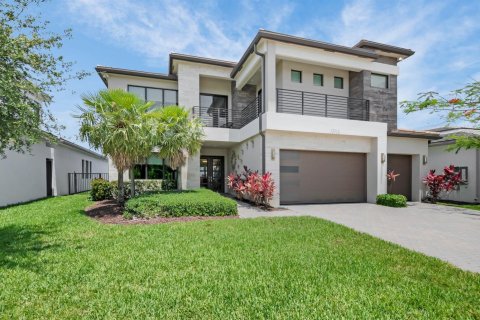 House in Boca Raton, Florida 4 bedrooms, 344.02 sq.m. № 2181950 - photo 3