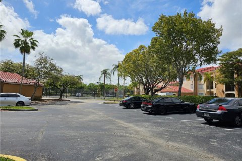 Снять в аренду кондоминиум в Мирамар, Флорида 3 спальни, 104.52м2, № 2027310 - фото 7