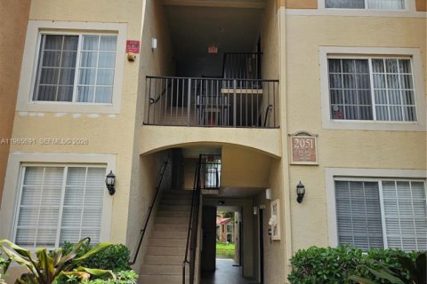 Снять в аренду кондоминиум в Мирамар, Флорида 3 спальни, 104.52м2, № 2027310 - фото 2