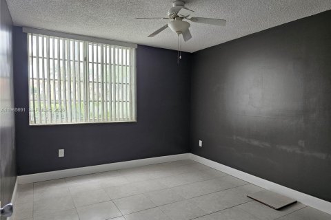 Снять в аренду кондоминиум в Мирамар, Флорида 3 спальни, 104.52м2, № 2027310 - фото 19