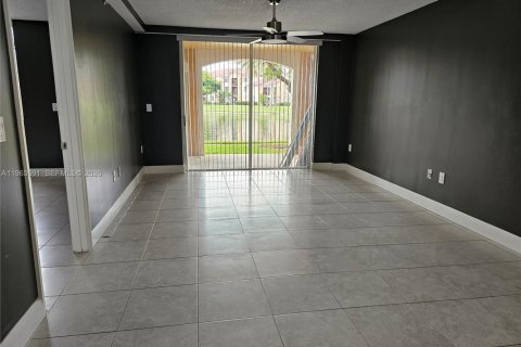 Снять в аренду кондоминиум в Мирамар, Флорида 3 спальни, 104.52м2, № 2027310 - фото 16