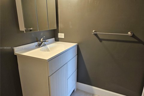 Снять в аренду кондоминиум в Мирамар, Флорида 3 спальни, 104.52м2, № 2027310 - фото 24