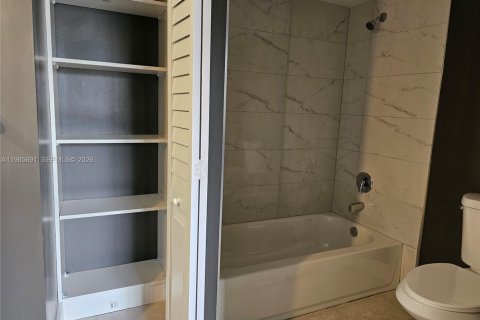 Снять в аренду кондоминиум в Мирамар, Флорида 3 спальни, 104.52м2, № 2027310 - фото 14