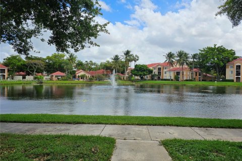 Снять в аренду кондоминиум в Мирамар, Флорида 3 спальни, 104.52м2, № 2027310 - фото 9