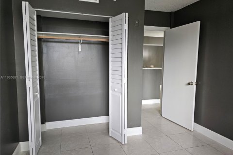 Снять в аренду кондоминиум в Мирамар, Флорида 3 спальни, 104.52м2, № 2027310 - фото 18