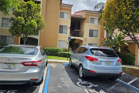 Снять в аренду кондоминиум в Мирамар, Флорида 3 спальни, 104.52м2, № 2027310 - фото 4