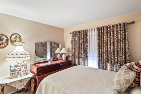 Condo in New Port Richey, Florida, 2 bedrooms  № 1835098 - photo 24