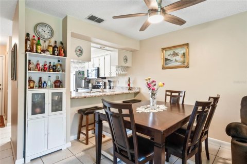Condo in New Port Richey, Florida, 2 bedrooms  № 1835098 - photo 14
