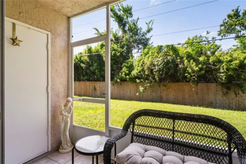 Condo in New Port Richey, Florida, 2 bedrooms  № 1835098 - photo 27