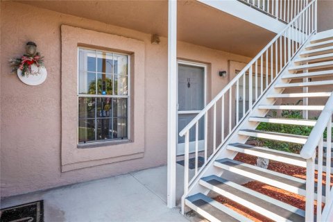 Condo in New Port Richey, Florida, 2 bedrooms  № 1835098 - photo 3