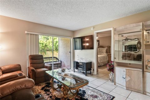 Condo in New Port Richey, Florida, 2 bedrooms  № 1835098 - photo 7