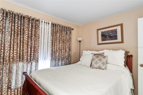 Condo in New Port Richey, Florida, 2 bedrooms  № 1835098 - photo 25