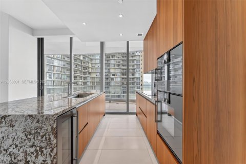 Copropriété à louer à Miami, Floride: 2 chambres, 102.38 m2 № 2168166 - photo 9