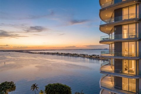 Condo à Miami, Floride, 2 chambres  № 2168166
