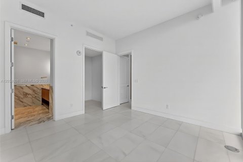 Copropriété à louer à Miami, Floride: 2 chambres, 102.38 m2 № 2168166 - photo 12