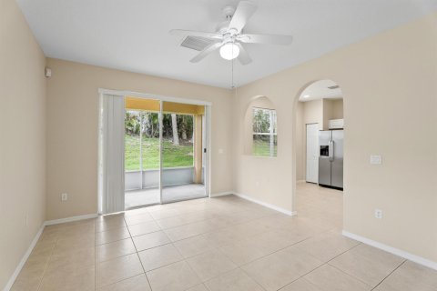 House in Port St. Lucie, Florida 2 bedrooms, 137.68 sq.m. № 2253059 - photo 5