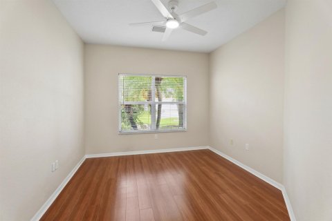 House in Port St. Lucie, Florida 2 bedrooms, 137.68 sq.m. № 2253059 - photo 11