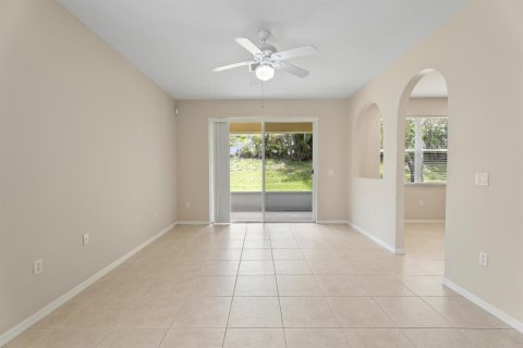 House in Port St. Lucie, Florida 2 bedrooms, 137.68 sq.m. № 2253059 - photo 22