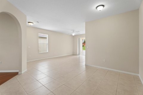 House in Port St. Lucie, Florida 2 bedrooms, 137.68 sq.m. № 2253059 - photo 21