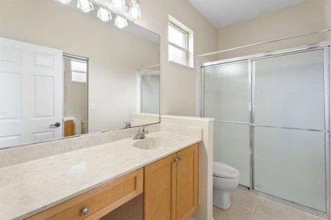 House in Port St. Lucie, Florida 2 bedrooms, 137.68 sq.m. № 2253059 - photo 18