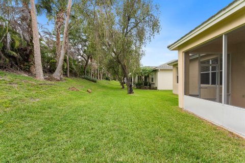 House in Port St. Lucie, Florida 2 bedrooms, 137.68 sq.m. № 2253059 - photo 26