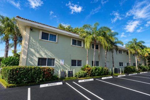 Copropriété à louer à Fort Lauderdale, Floride: 2 chambres, 69.21 m2 № 2084509 - photo 4